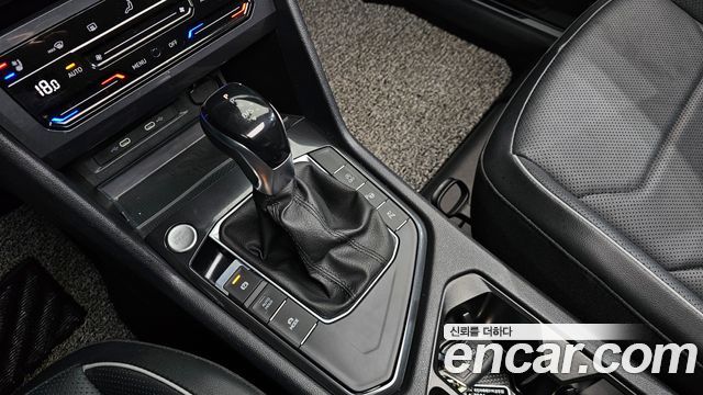 Volkswagen Tiguan 2023 — photo 12