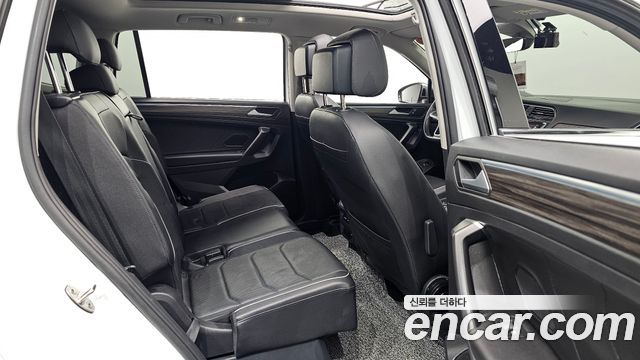 Volkswagen Tiguan 2023 — photo 18