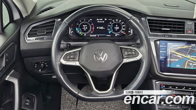 Volkswagen Tiguan 2023 — photo 19