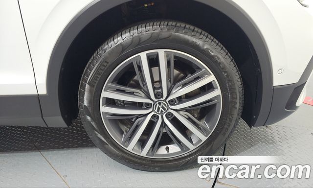 Volkswagen Tiguan 2023 — photo 7