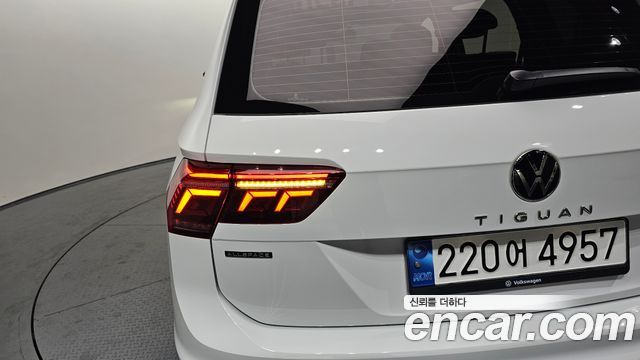 Volkswagen Tiguan 2023 — photo 9