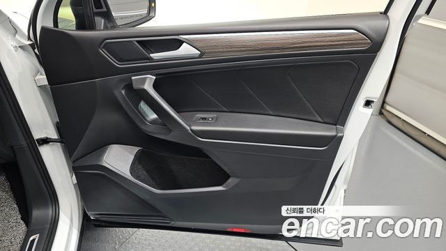 Volkswagen Tiguan 2023 — photo 14