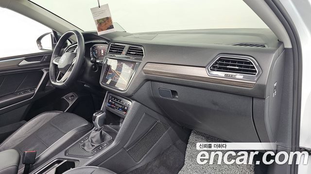 Volkswagen Tiguan 2023 — photo 29
