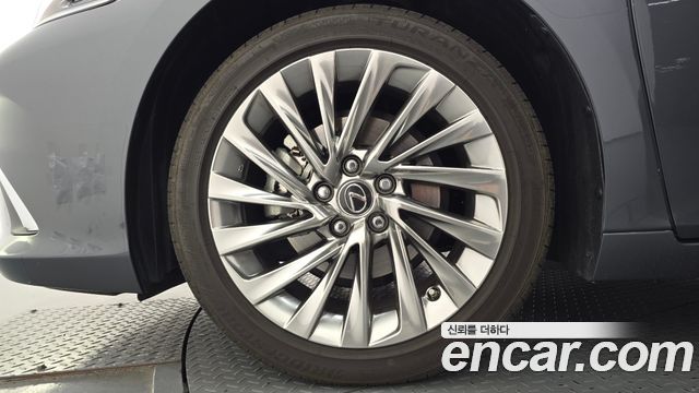 Lexus ES 2024 — photo 5