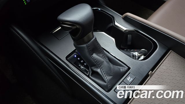 Lexus ES 2024 — photo 9