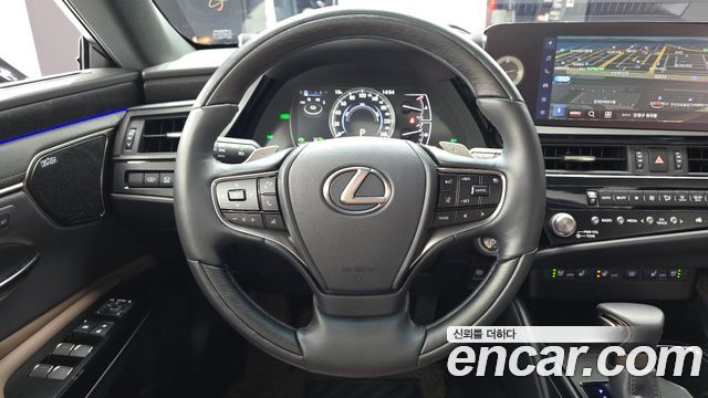 Lexus ES 2024 — photo 13