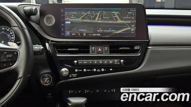 Lexus ES 2024 — photo 18