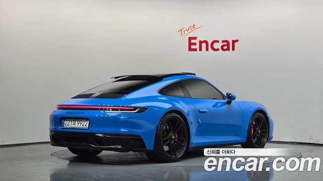 Porsche 911 2024 — photo 2