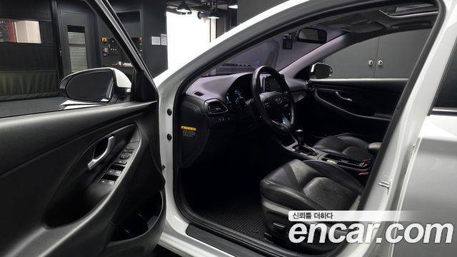 Hyundai i30 2017 — photo 10