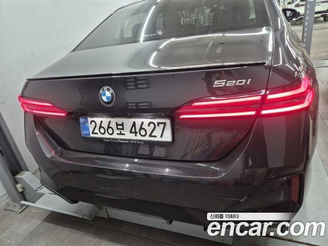 BMW 5-Series 2026 — photo 2