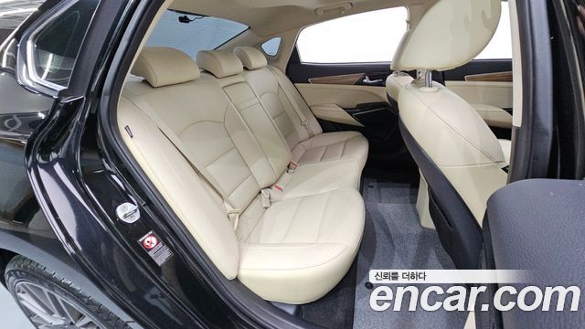 Kia K7 2016 — photo 17