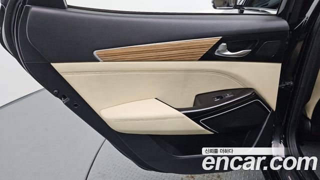 Kia K7 2016 — photo 15