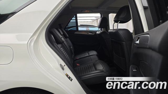 Mercedes-Benz GLE-Class 2018 — photo 12