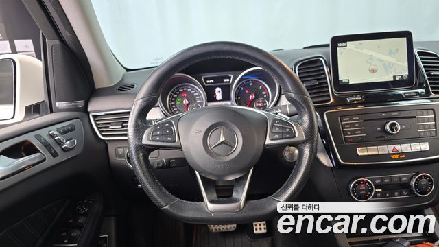 Mercedes-Benz GLE-Class 2018 — photo 13