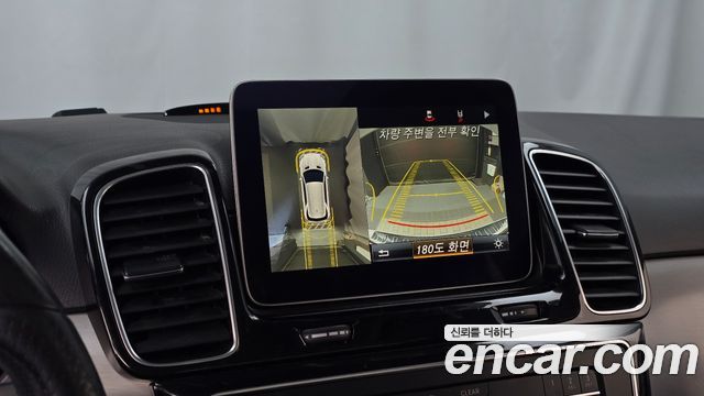 Mercedes-Benz GLE-Class 2018 — photo 15