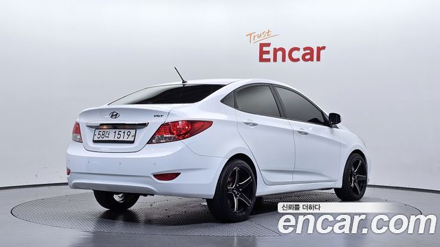 Hyundai Accent 2015 — photo 2