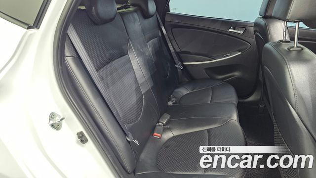 Hyundai Accent 2015 — photo 11