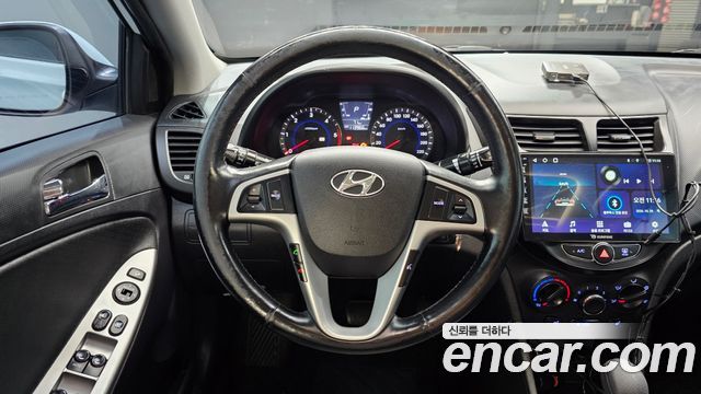Hyundai Accent 2015 — photo 13
