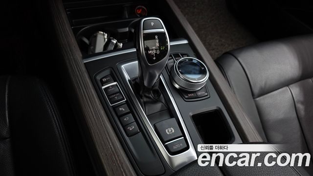 BMW X5 2017 — photo 12
