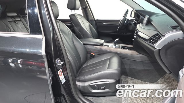 BMW X5 2017 — photo 17