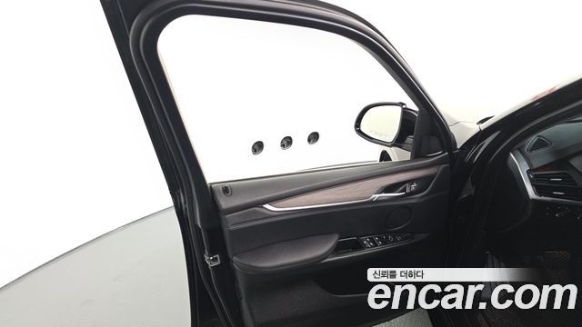 BMW X5 2017 — photo 14