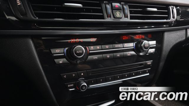 BMW X5 2017 — photo 34