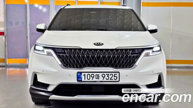 Kia Canival 2021 — photo 2