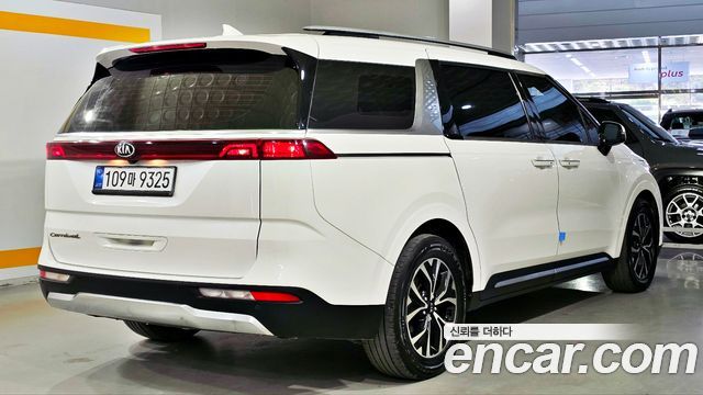 Kia Canival 2021 — photo 4