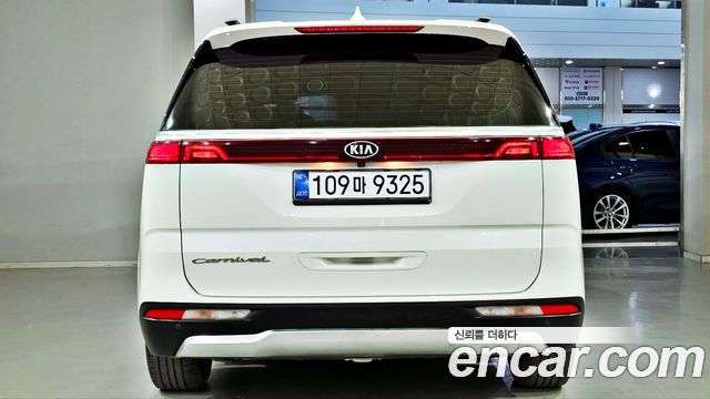 Kia Canival 2021 — photo 5