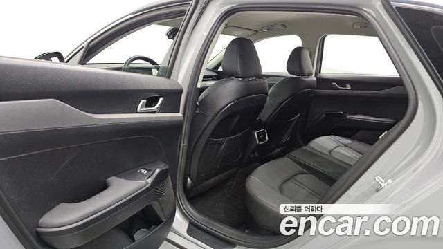Kia K5 2024 — photo 16