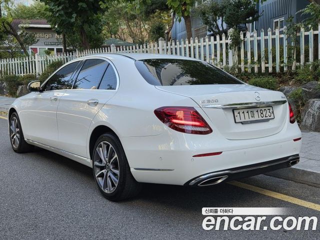 Mercedes-Benz E-Class 2020 — photo 2