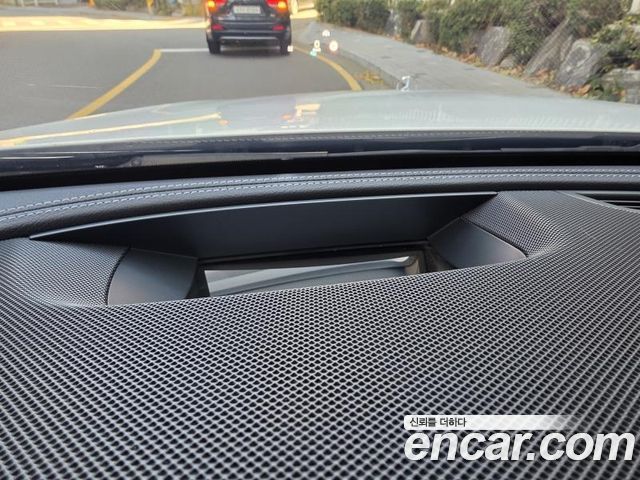 Mercedes-Benz E-Class 2020 — photo 16