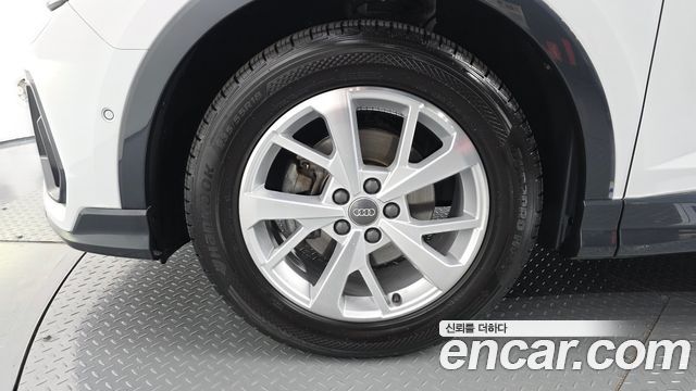 Audi Q3 2020 — photo 5