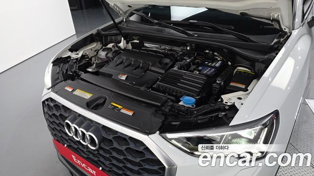 Audi Q3 2020 — photo 6