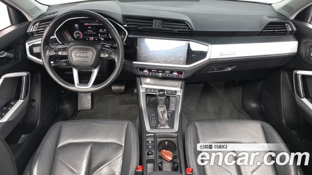 Audi Q3 2020 — photo 10