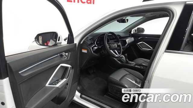 Audi Q3 2020 — photo 13