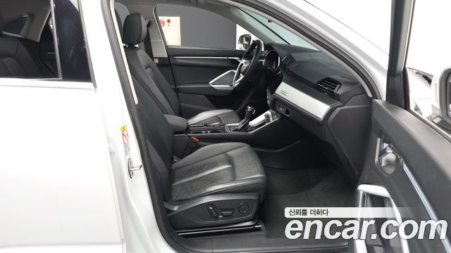 Audi Q3 2020 — photo 17