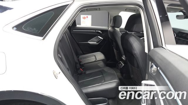 Audi Q3 2020 — photo 18