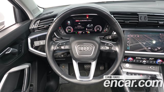 Audi Q3 2020 — photo 19