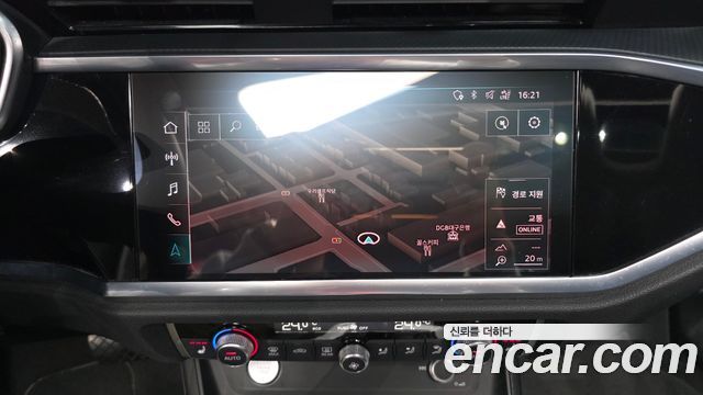 Audi Q3 2020 — photo 20