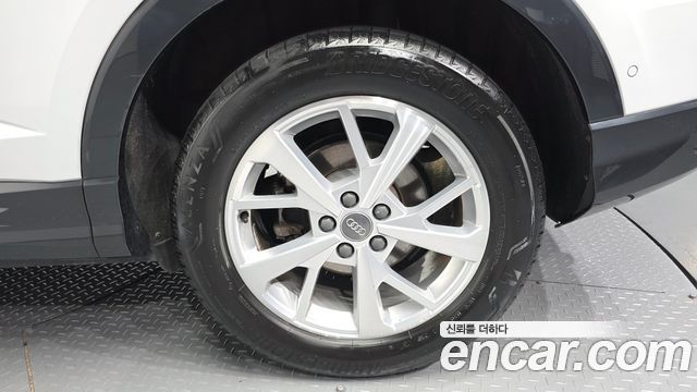 Audi Q3 2020 — photo 7