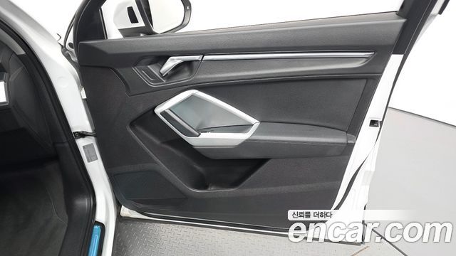 Audi Q3 2020 — photo 14