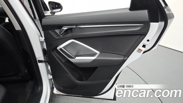 Audi Q3 2020 — photo 15
