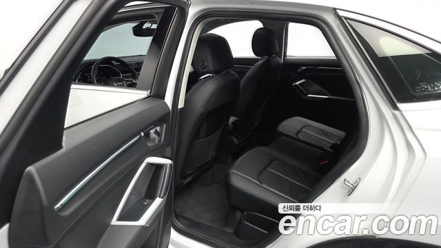 Audi Q3 2020 — photo 16