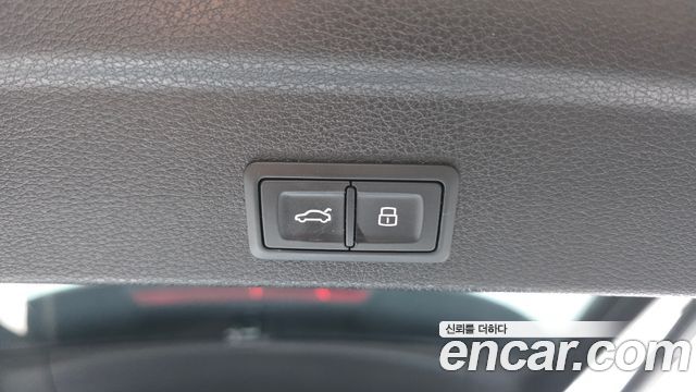 Audi Q3 2020 — photo 27