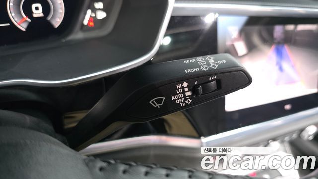 Audi Q3 2020 — photo 30