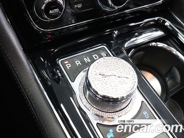 Jaguar XJ 2014 — photo 9
