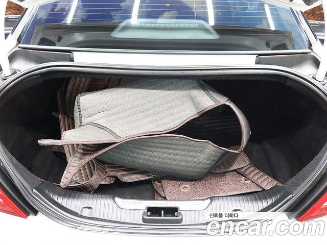 Jaguar XJ 2014 — photo 11