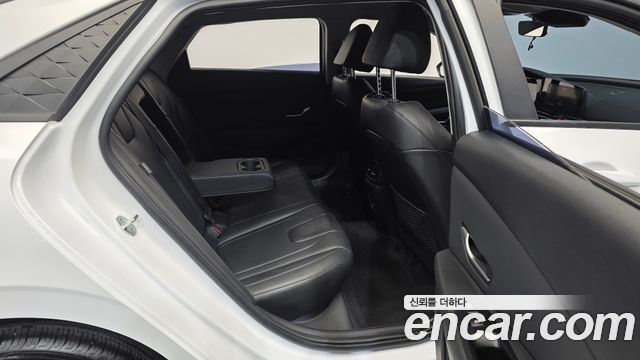 Hyundai AVANTE 2024 — photo 12