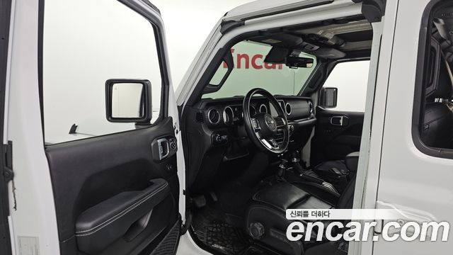 Jeep Wrangler 2019 — photo 10